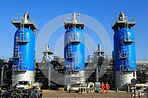 Gas processing plant