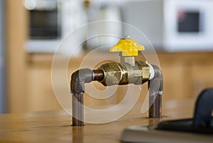 Gas shut-off valve