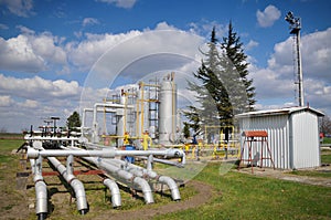 Gas storage and pipeline