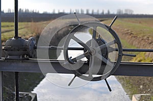 Gate in an irrigation canal