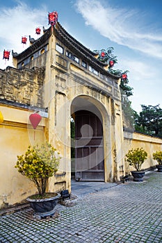 Puerta sobre el La ciudadela largo tiempo en 