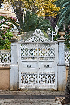 The gate to the old city house.