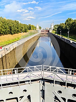 Gateway number 7 of the Channel named after Moscow in the Pokrovskoe-Streshnevo Tushino district of Moscow. View of river lock