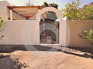 Gateway To A Sante Fe Style House Garden