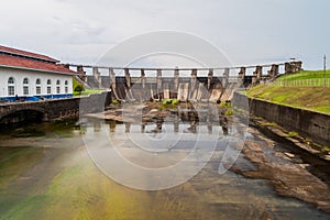 Gatun dam and power generating station building, Pana