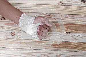 Gauze bandage the hand contusion. treating patients with hand