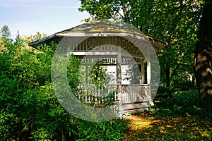 Gazebo, pergola in parks and gardens - relax and unwind