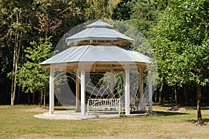 Gazebo, pergola in parks and gardens - relax and unwind