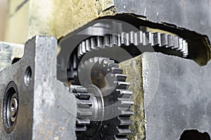 Gear gear shift mechanism in a mechanical engineering machine tool