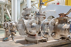 Gear pump type to transfer fuel from storage tank to helicopter fuel tank at offshore oil and gas platform