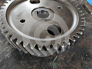 gear teeth damaged due to imperfect backlash on the heavy equipment timing gear