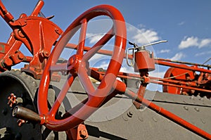 Gears, steering wheel, and boiler of a team engine