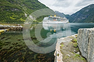 Geirangerfjord-steamship