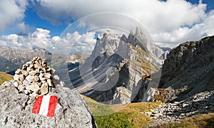 Geislergruppe or Gruppo delle Odle with tourist sign