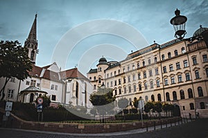 Obecná pošta a františkánský kostel Bratislava, Slovensko