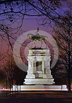 General Robert E. Lee monument, Richmond, VA photo