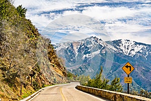 Generals Hwy within Sequoia National Park in California