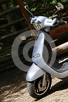 Generic classic style OEM scooter head detail