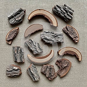 A gentle curved form creating a harmonious pattern with the irregular