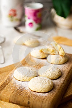 Gentle shortbread tea biscuits.