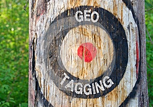 Geo Tagging - tree with target and text