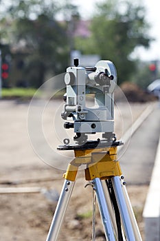 Geodetic theodolite instrument