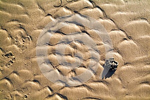 Geometric tangle on the beach sand