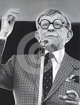 George Burns Performs at ChicagoFest in 1982