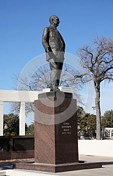 GEORGE DEALEY sculpture