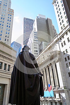 George Washington observing the New York Stock Exchange building