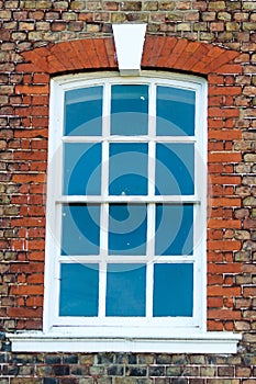 Georgian sash windows with keystone