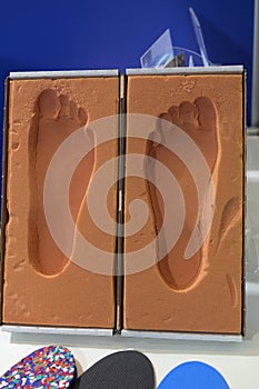 getting a footprint in foam for orthotics measurment