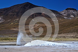 Geysir Puchuldiza photo