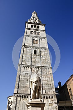 Ghirlandina Tower