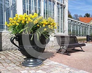 Giant flower pot and bench