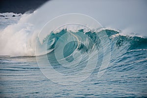 Giant hollow wave