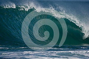 Giant hollow wave