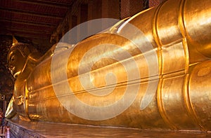 Giant image of reclining Buddha