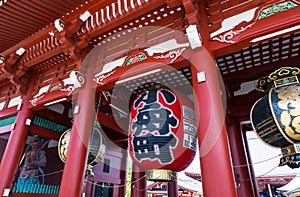 Giant red lantern at Sensoji Temple entrance in Asakusa, Tokyo