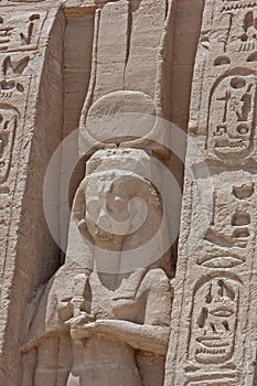 Giant statue of Queen Nefertari at Abu Simbel temple