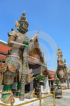 Giants in Grand palace and Wat Pra Keaw.