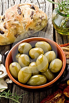 Giants Spanish olives