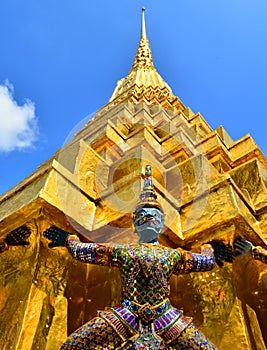 Giants under golden pagoda