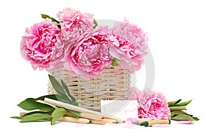 Gift. Bouquet and note with declaration of love