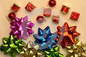 Gift bow and present