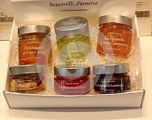 gift box of fruit mustards-