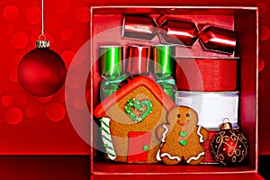 Gift Box, Gingerbread Man & House, Christmas Decor