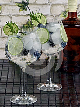 Gin tonic in a balloon glass or copa