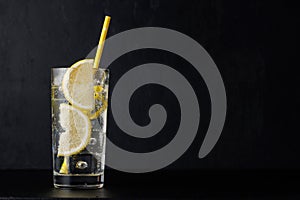 Gin tonic cocktail