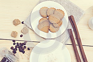 Ginger biscuits, cinnamon,